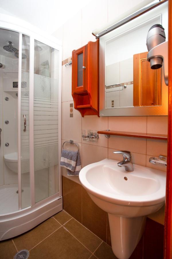 Hotel Adonis Metsovo Bagian luar foto