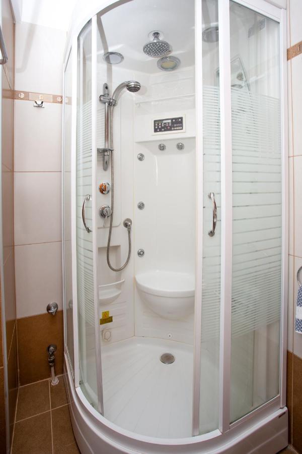 Hotel Adonis Metsovo Bagian luar foto
