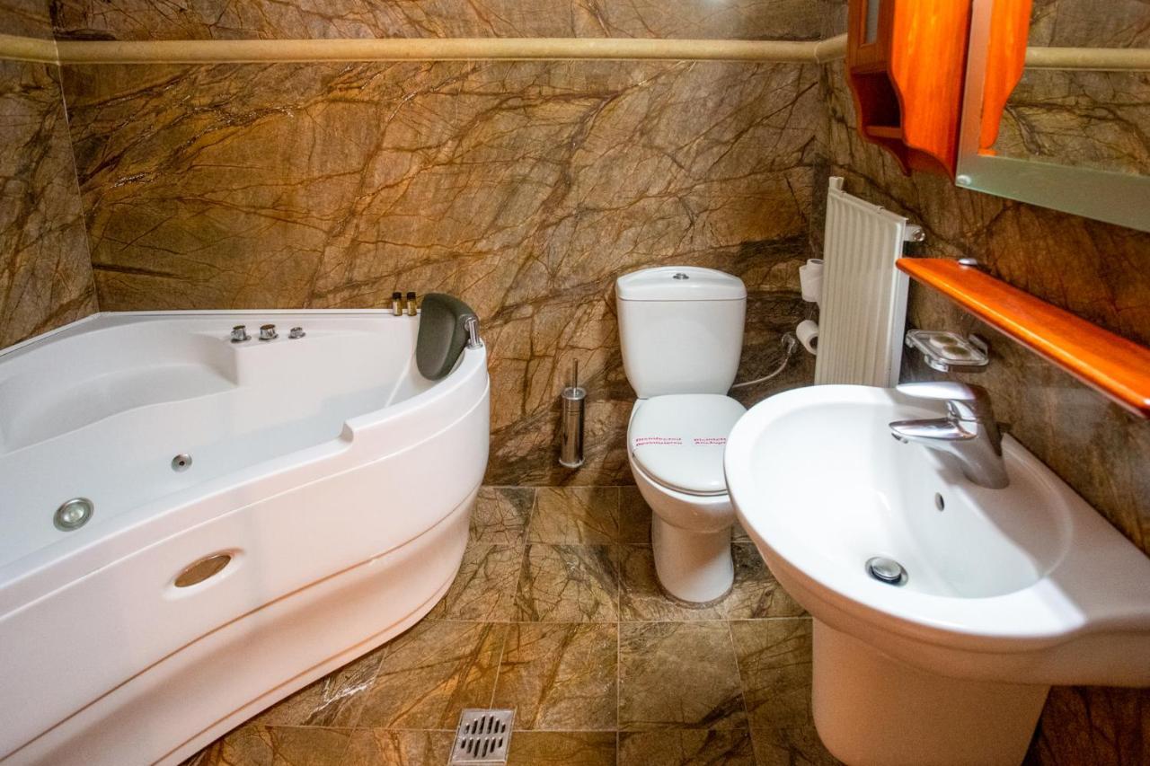 Hotel Adonis Metsovo Bagian luar foto